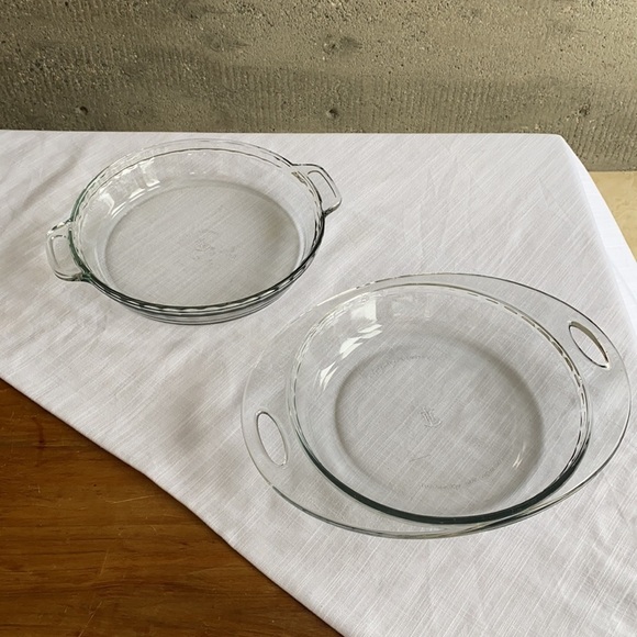 Anchor Hocking Pie Dishes with Handles Bundle of 2 - Picture 2 of 8